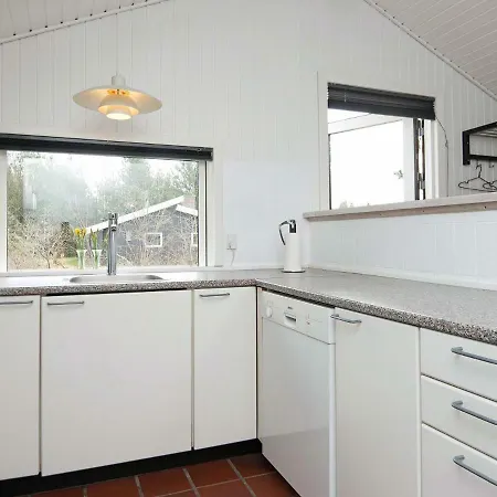 Three-bedroom Holiday In Norre Nebel 1 Feriehus *